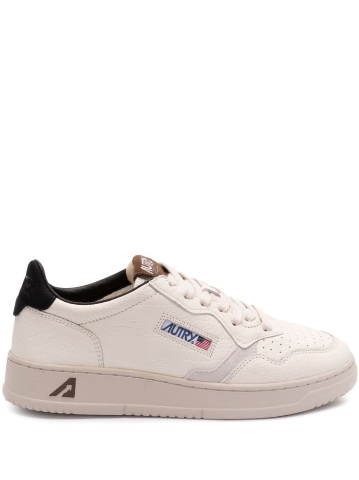 Autry Shoe White Black Men Medalist Low 1