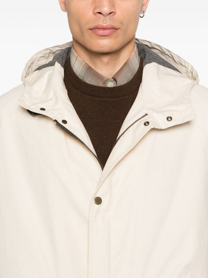 Der weiße Trenchcoat für Herren 4