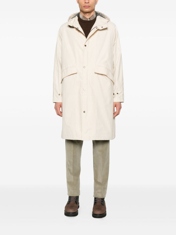 Der weiße Trenchcoat für Herren 5