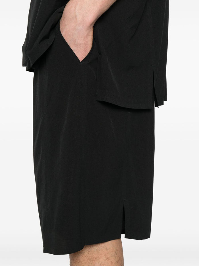 Y-3 Herren Shorts in schwarz 2