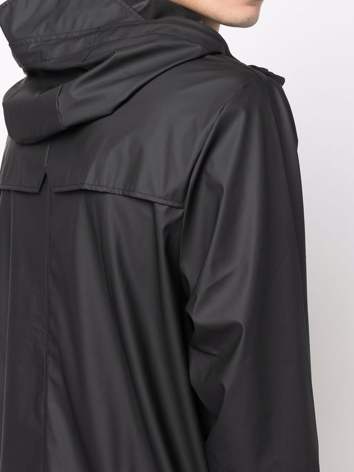 Schwarzer Unisex-Regenmantel mit Kapuze von Rains 5