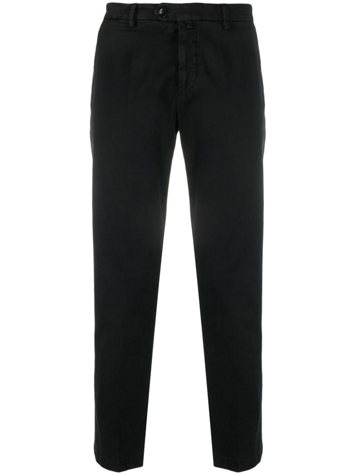 Black trousers with side and back pockets, in cotton and elastane 5